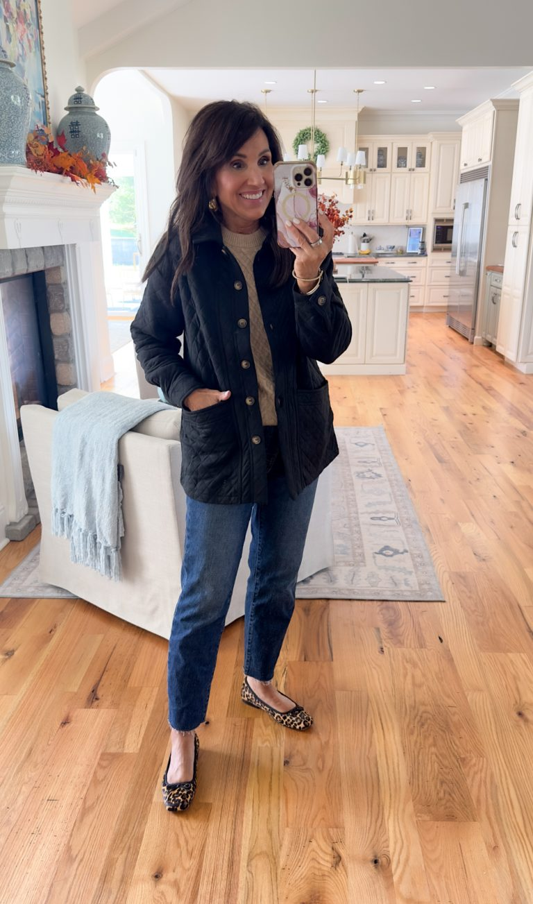 WOMAN OVER 50 IN A FALL OUTFIT FROM AMAZON