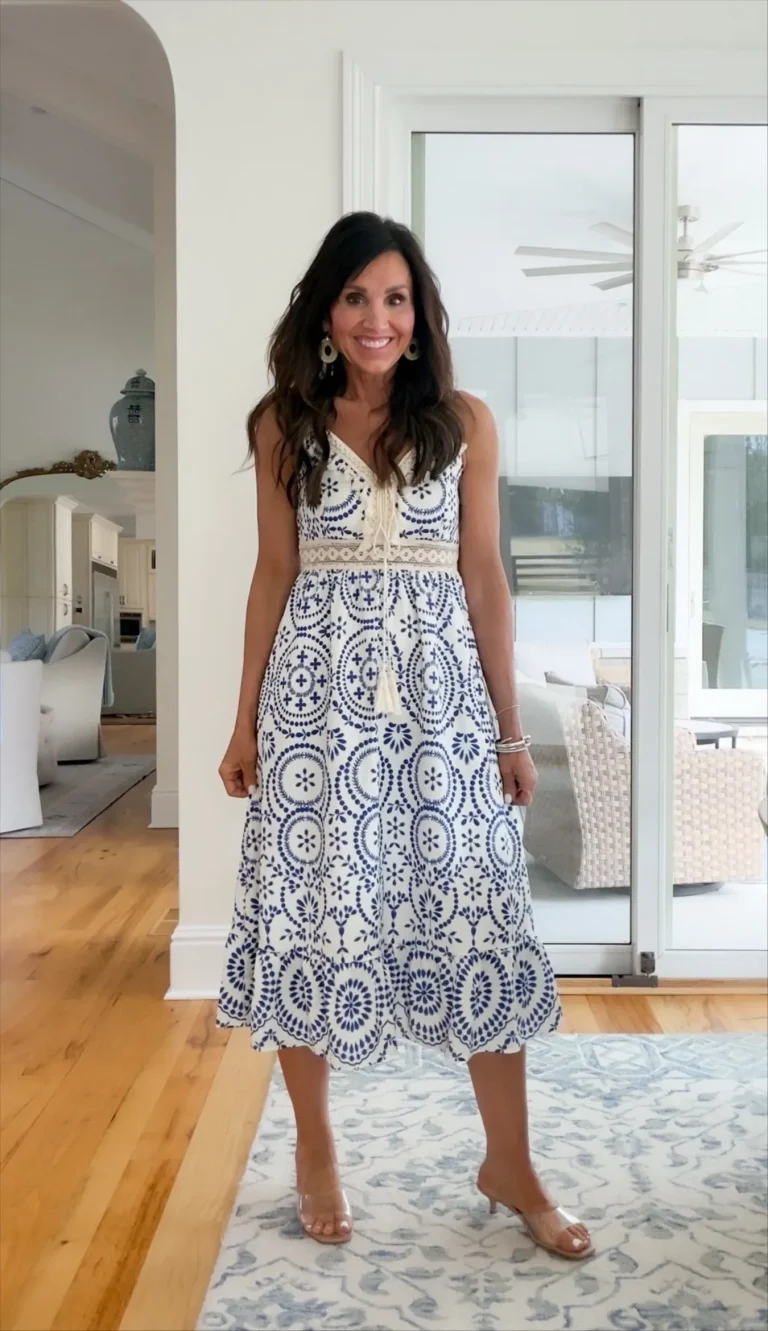 The Best Low Heel Sandals for Women: 2026 Style and Comfort Trends - Cyndi  Spivey